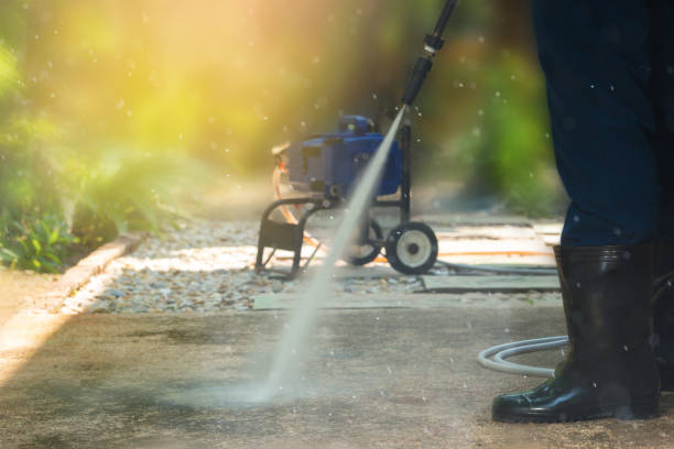Best Gutter Cleaning  in Country Clu, FL